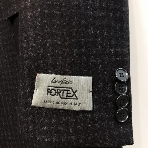 Manteau gris avec doublure à motifs contrastante - image manteau-6-500x500 on https://gianniferrucci-tlse.fr