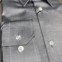 chemise gris clair - image  on https://gianniferrucci-tlse.fr