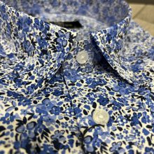 chemise bleu  fleuris - image  on https://gianniferrucci-tlse.fr