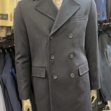 Manteau croisé - image  on https://gianniferrucci-tlse.fr