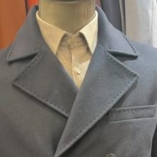 Manteau croisé - image  on https://gianniferrucci-tlse.fr