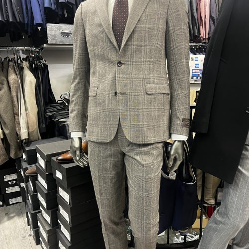 Costume gris motifs Carreaux Fenêtres - image IMG_8881-2-e1760952123553-500x500 on https://gianniferrucci-tlse.fr