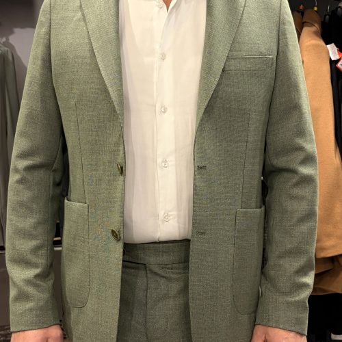 Ce costume trois pièces bleu clair - image  on https://gianniferrucci-tlse.fr